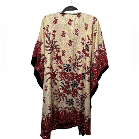 Gypsie Blu One Size Fit All Red and Cream Floral Top - Picture 4 of 7